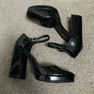 Madden Girl mary jane round closed toe heels size 7
